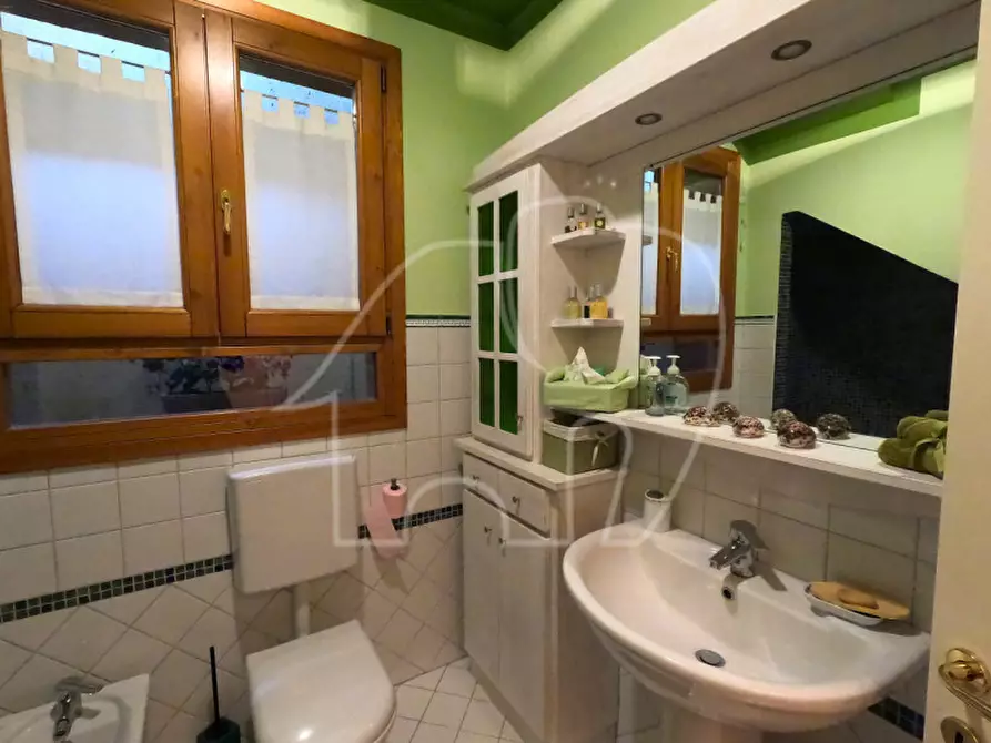 Immagine 30 di Villetta a schiera in vendita  a Costermano sul Garda