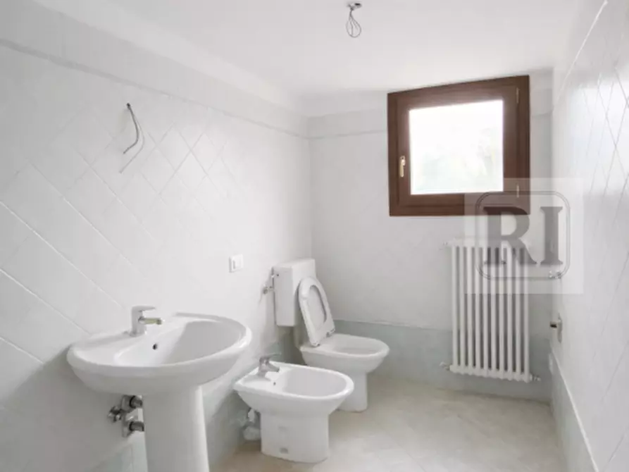 Immagine 3 di Ufficio in vendita  a Padova