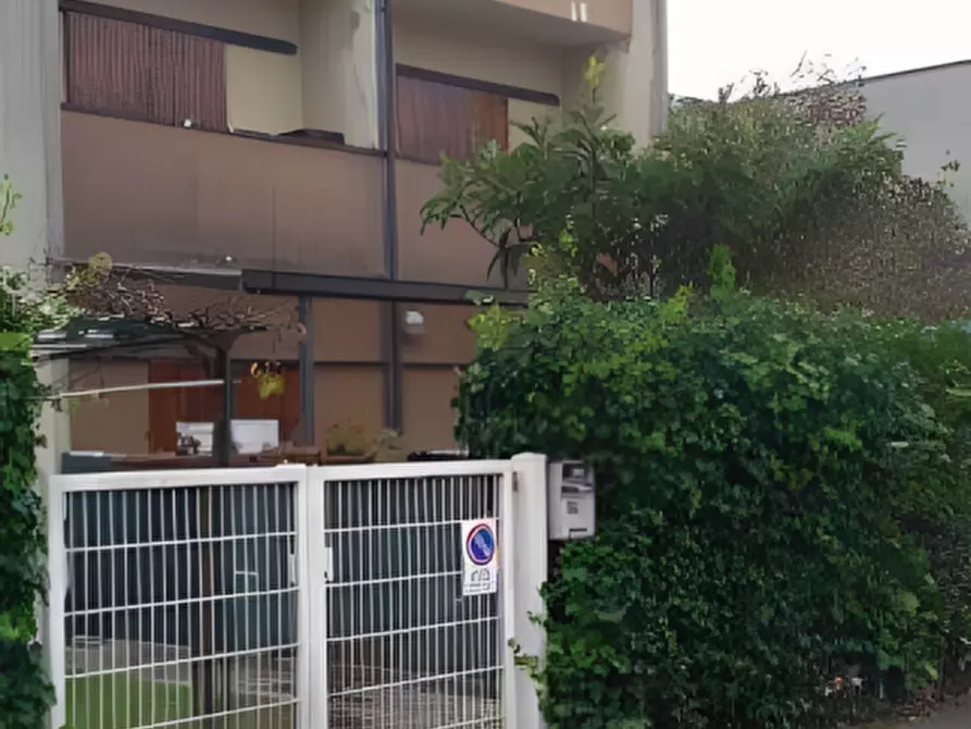 Immagine 3 di Villa in vendita  in Via DANTE ALIGHIERI 36/E a Cesate