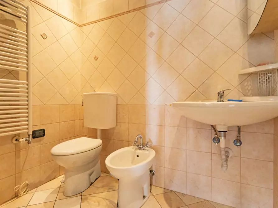 Immagine 9 di Casa indipendente in vendita  in Via Dottor Francioni, 8 a Grignasco