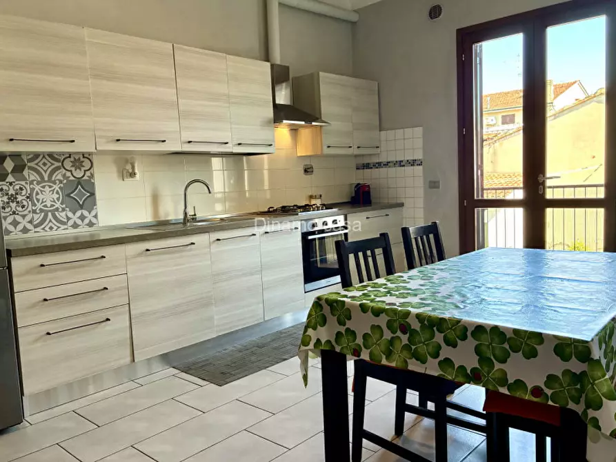 Immagine 3 di Appartamento in vendita  in Via Visiana a Prato