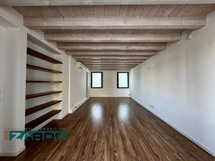 Immagine 3 di Ufficio in affitto  a Castello Di Godego