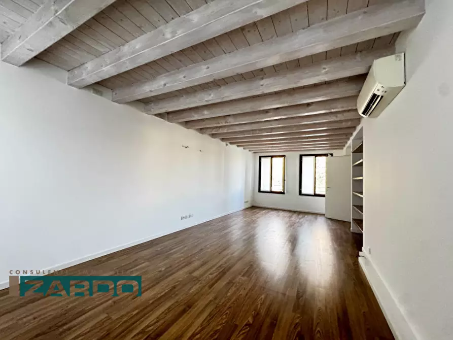 Immagine 4 di Ufficio in affitto  a Castello Di Godego