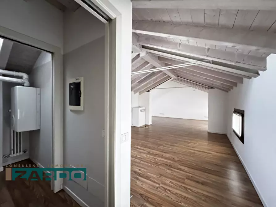 Immagine 7 di Ufficio in affitto  a Castello Di Godego