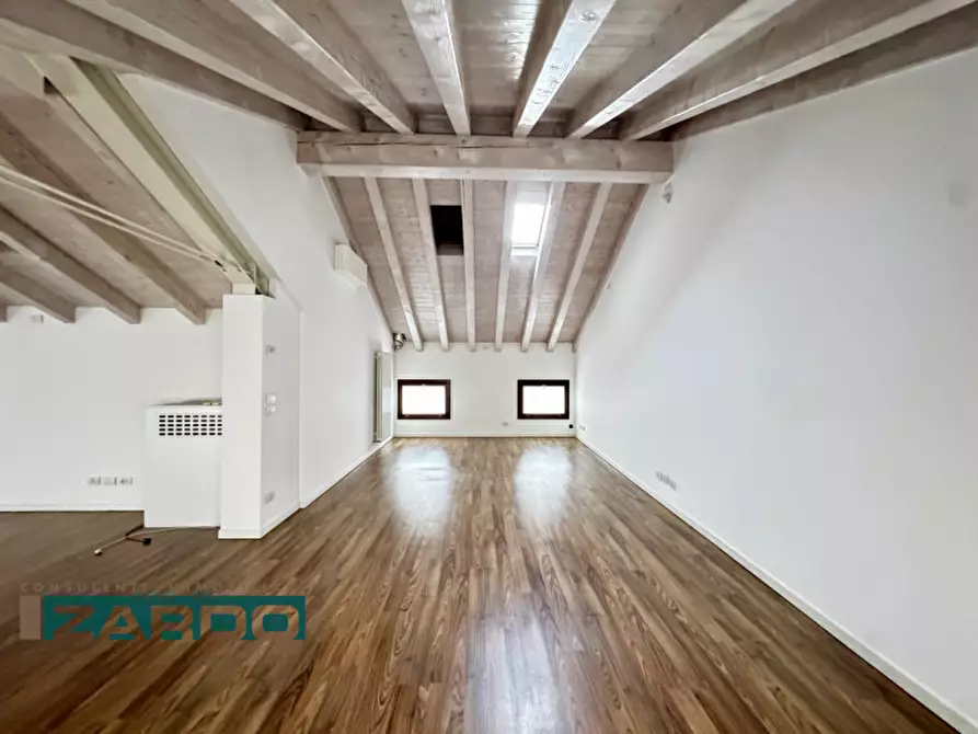 Immagine 10 di Ufficio in affitto  a Castello Di Godego