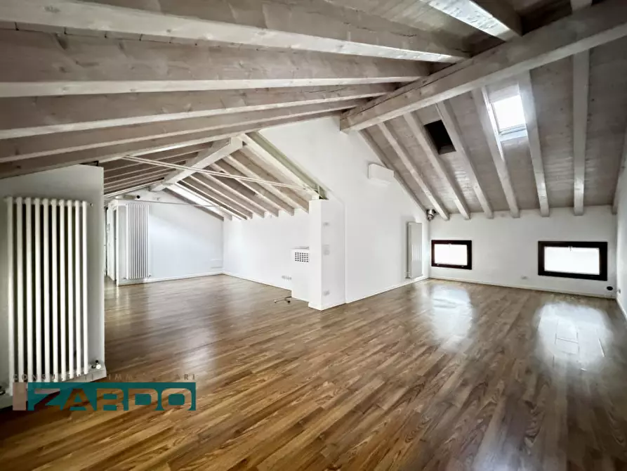 Immagine 11 di Ufficio in affitto  a Castello Di Godego