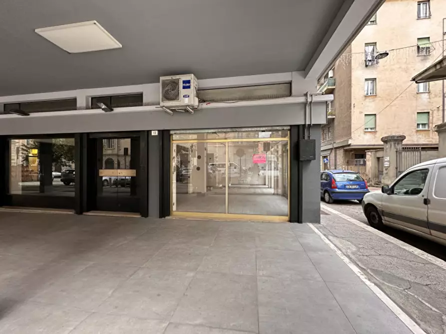 Immagine 9 di Negozio in vendita  in Via Armellini a Terni