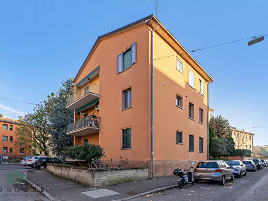 Immagine 1 di Appartamento in vendita  in Via Pieve di Cadore a Bologna