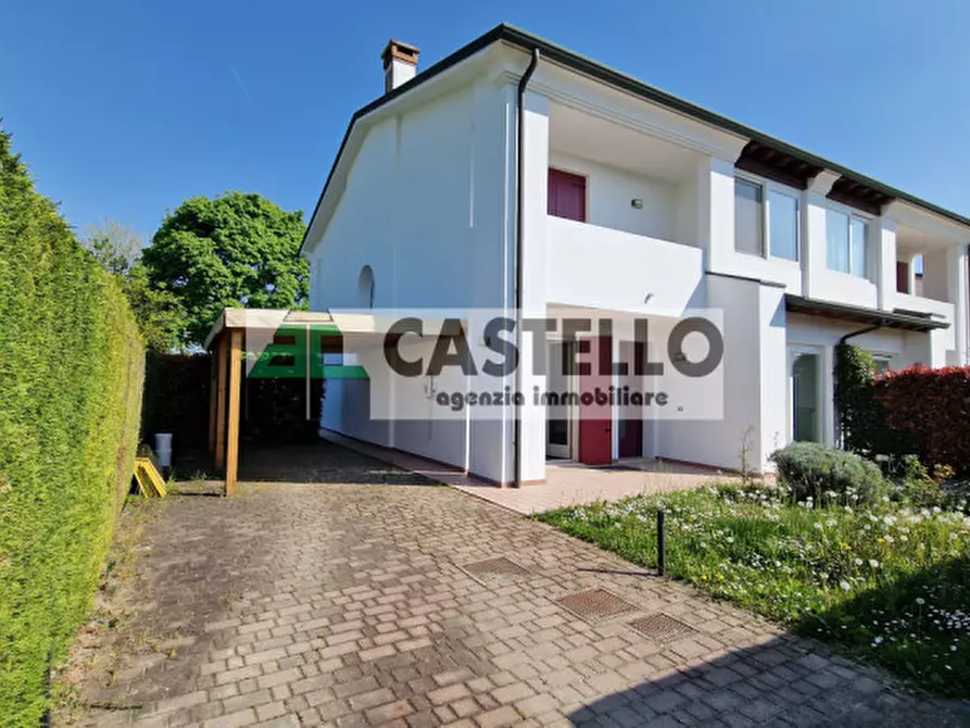 Immagine 1 di Casa bifamiliare in vendita  in Via Bassa III n°1 a Campodarsego