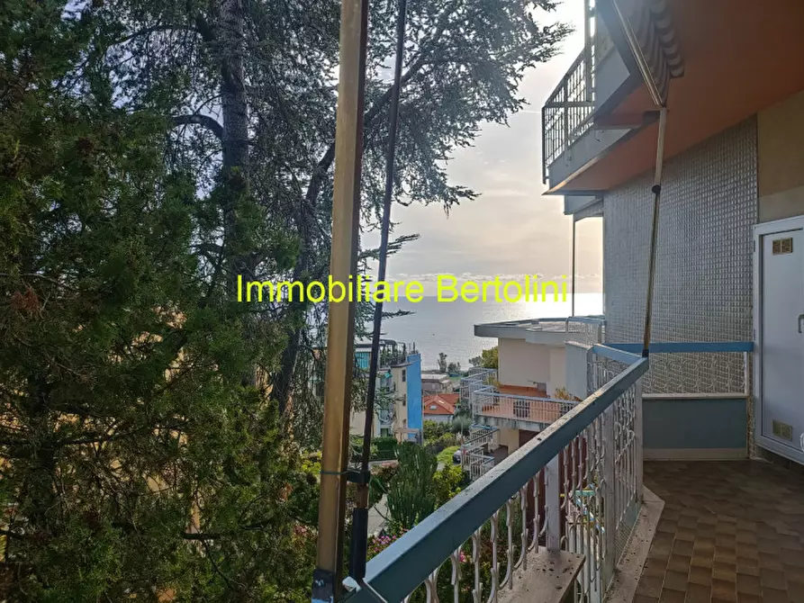 Immagine 2 di Appartamento in vendita  in VIA PADRE SEMERIA a San Remo