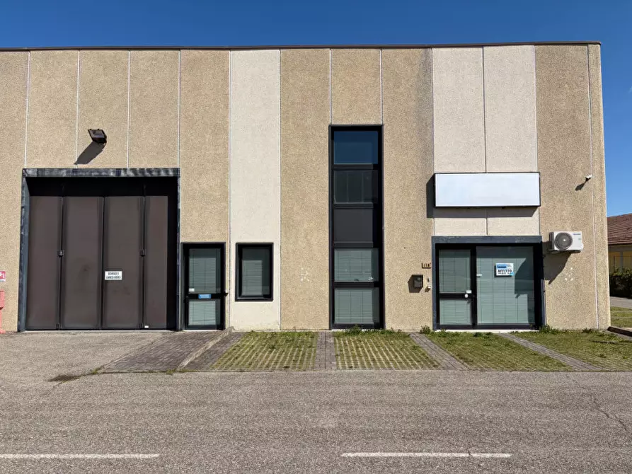 Immagine 1 di Capannone industriale in affitto  in Via Statale a Casalgrande
