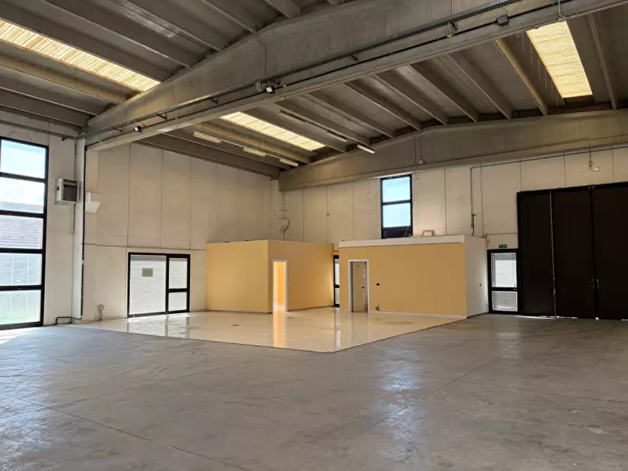 Immagine 3 di Capannone industriale in affitto  in Via Statale a Casalgrande
