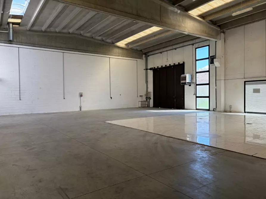 Immagine 4 di Capannone industriale in affitto  in Via Statale a Casalgrande