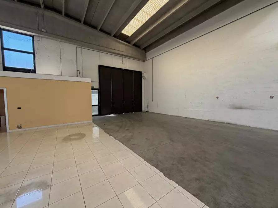 Immagine 8 di Capannone industriale in affitto  in Via Statale a Casalgrande