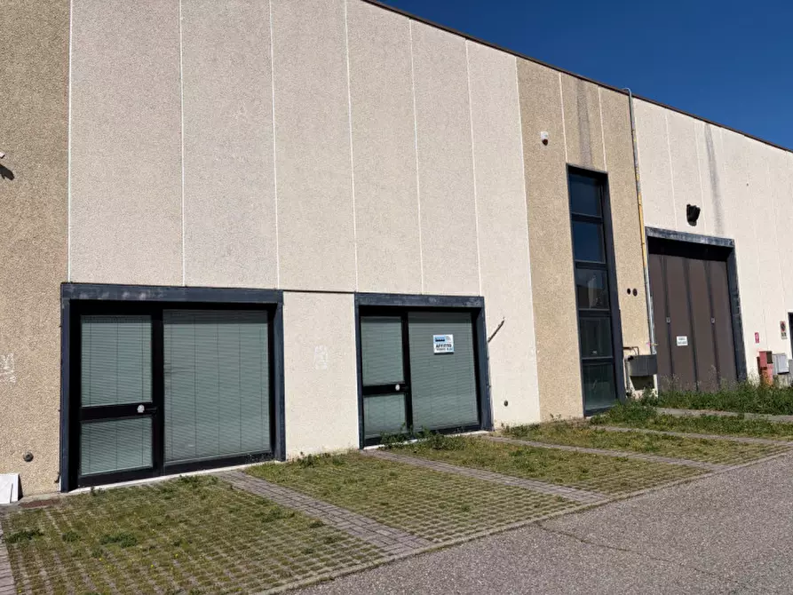 Immagine 12 di Capannone industriale in affitto  in Via Statale a Casalgrande