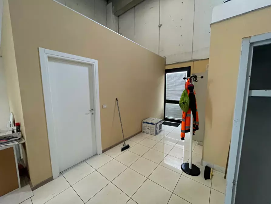 Immagine 4 di Capannone industriale in affitto  in Via Statale a Casalgrande