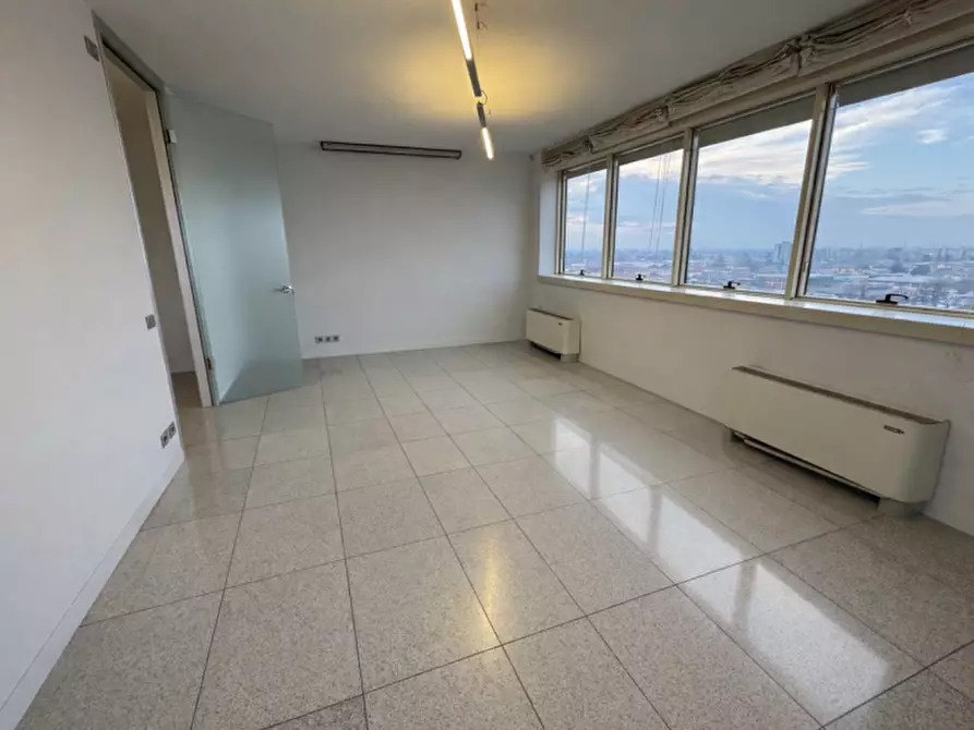 Immagine 5 di Ufficio in affitto  in Via Orzinuovi, 20 a Brescia