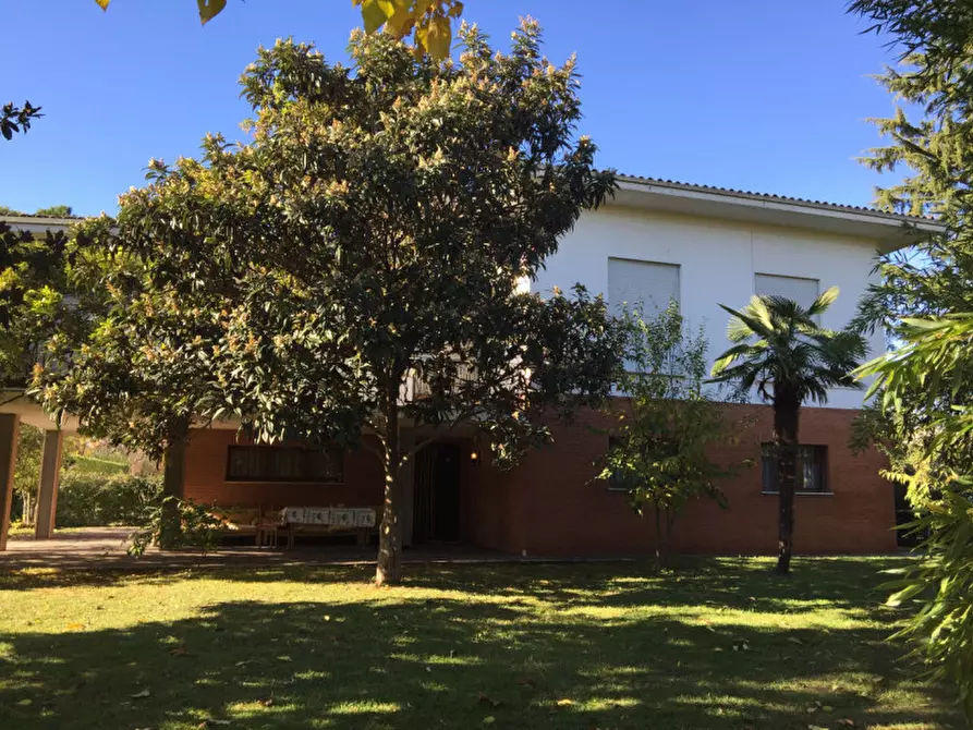 Immagine 1 di Villa in vendita  in Via Salute a Rossano Veneto