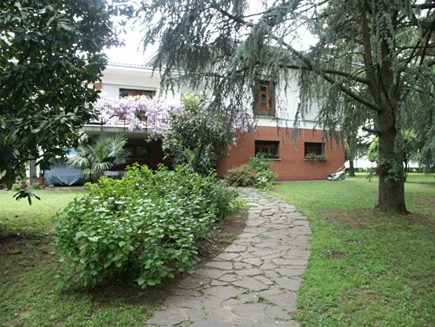 Immagine 2 di Villa in vendita  in Via Salute a Rossano Veneto