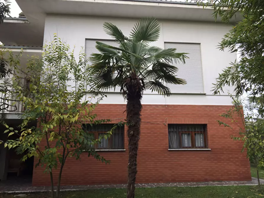 Immagine 8 di Villa in vendita  in Via Salute a Rossano Veneto