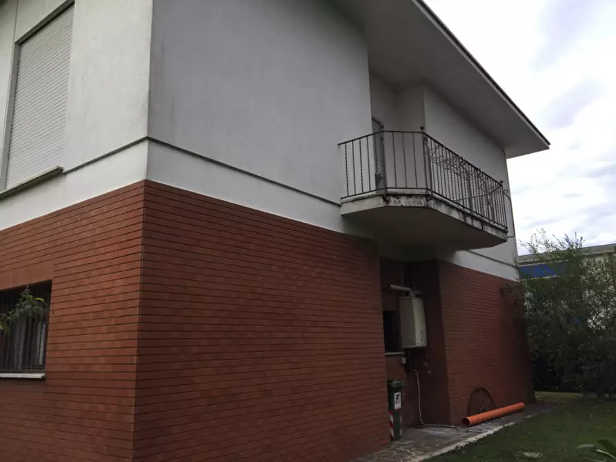 Immagine 11 di Villa in vendita  in Via Salute a Rossano Veneto