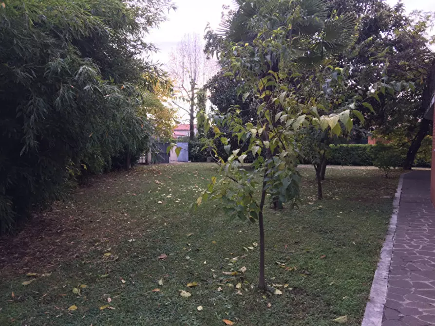 Immagine 15 di Villa in vendita  in Via Salute a Rossano Veneto