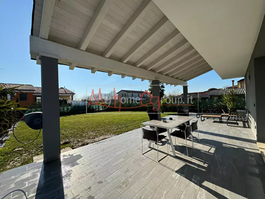 Immagine 2 di Villa in vendita  a Curtarolo