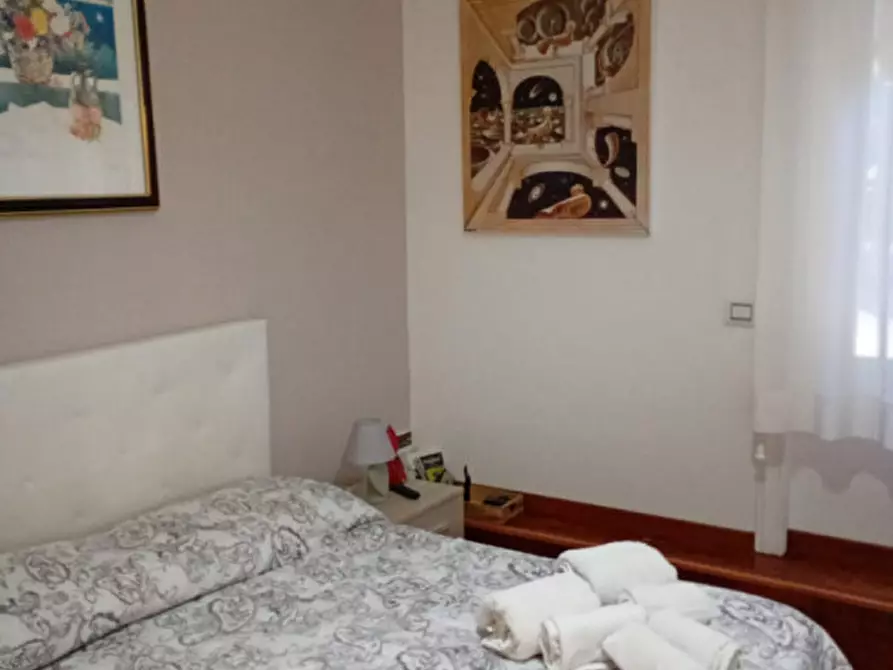 Immagine 1 di Appartamento in affitto  in via michelangelo schipa 63 a Napoli