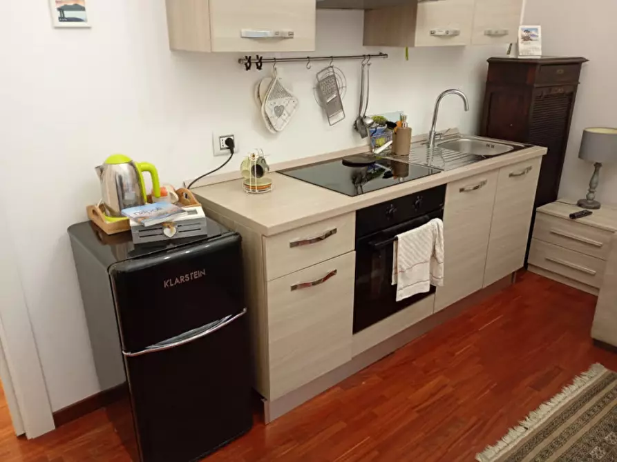 Immagine 28 di Appartamento in affitto  in via michelangelo schipa 63 a Napoli