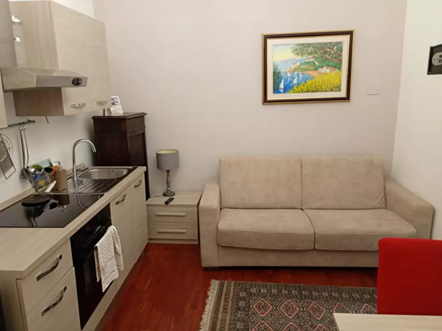 Immagine 34 di Appartamento in affitto  in via michelangelo schipa 63 a Napoli