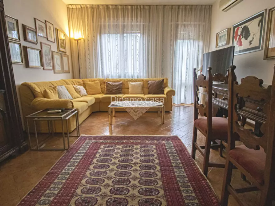 Immagine 2 di Appartamento in vendita  a Prato