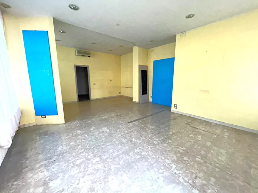 Immagine 4 di Negozio in affitto  in Viale Battaglione Framarin a Vicenza