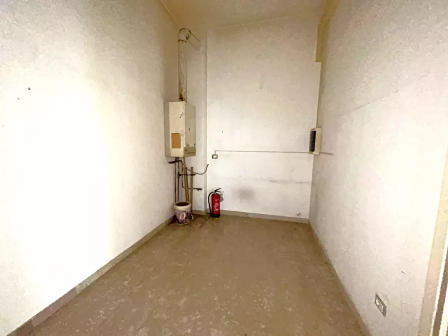 Immagine 8 di Negozio in affitto  in Viale Battaglione Framarin a Vicenza