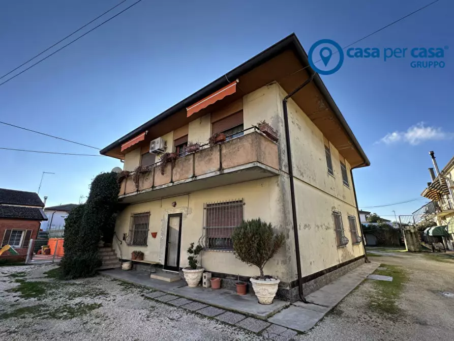 Immagine 2 di Casa bifamiliare in vendita  in Contarina, Via Trento a Porto Viro