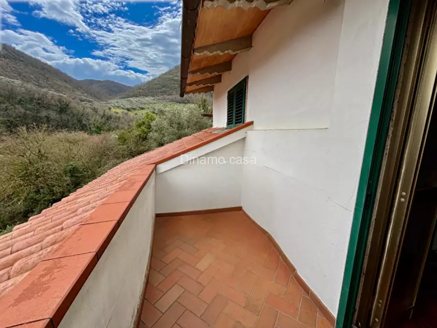 Immagine 2 di Villa in vendita  in Via Mario Tronci a Vaiano