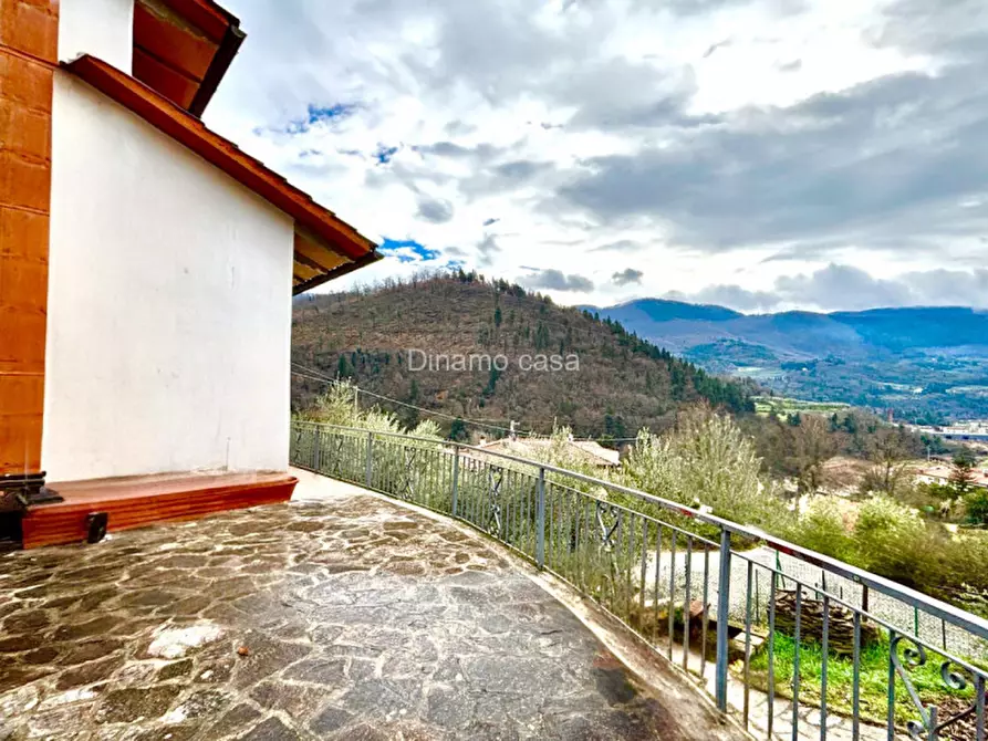 Immagine 7 di Villa in vendita  in Via Mario Tronci a Vaiano