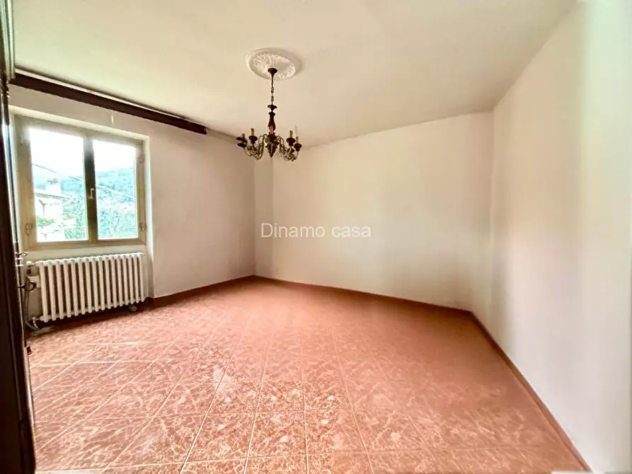 Immagine 15 di Villa in vendita  in Via Mario Tronci a Vaiano