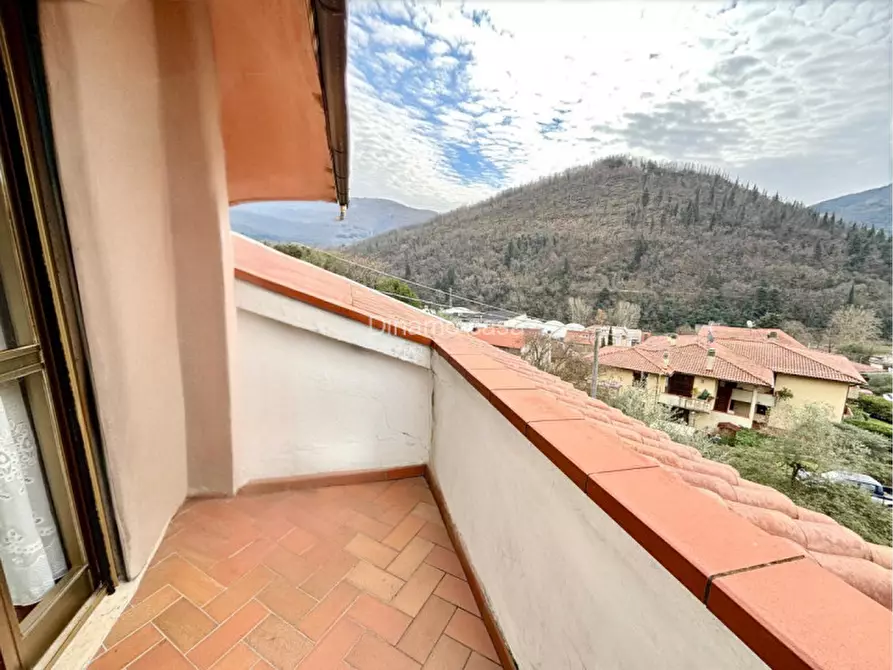 Immagine 18 di Villa in vendita  in Via Mario Tronci a Vaiano