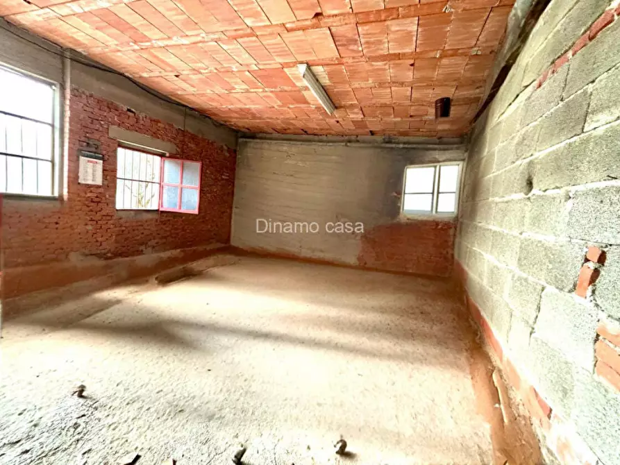 Immagine 19 di Villa in vendita  in Via Mario Tronci a Vaiano