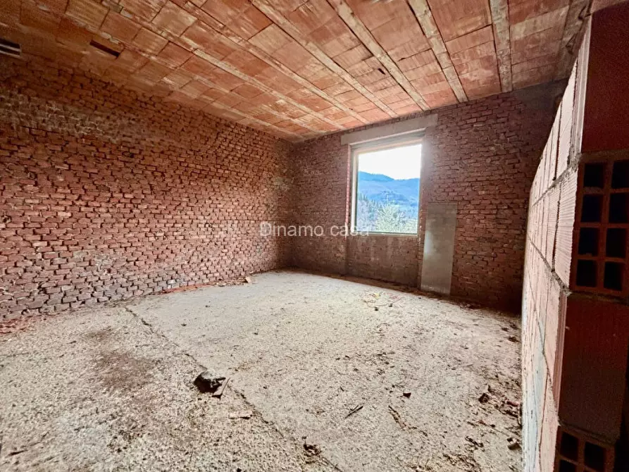 Immagine 23 di Villa in vendita  in Via Mario Tronci a Vaiano