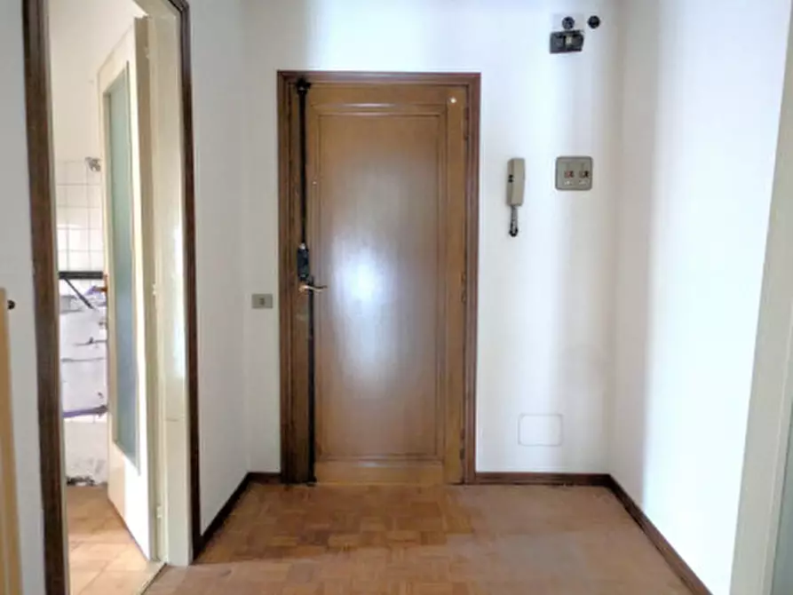 Immagine 6 di Appartamento in vendita  in Thiene Via Corso Garibaldi 36 a Thiene