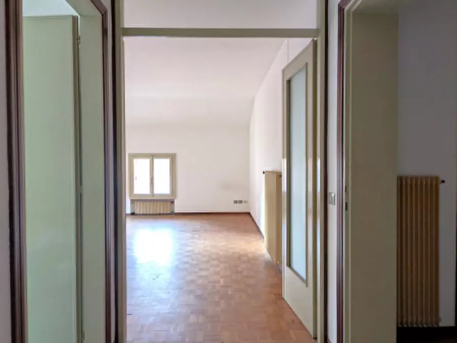 Immagine 12 di Appartamento in vendita  in Thiene Via Corso Garibaldi 36 a Thiene