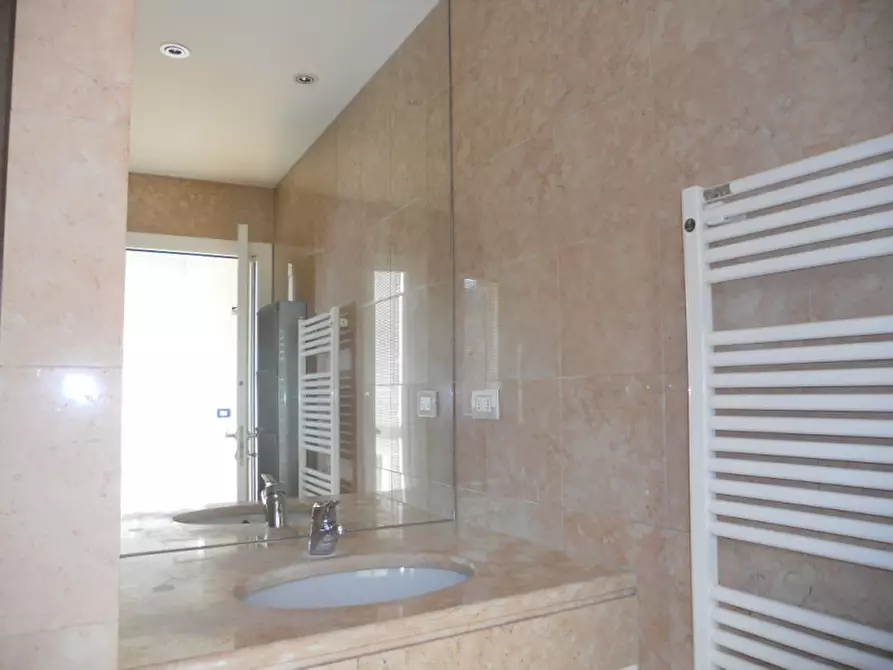 Immagine 11 di Appartamento in affitto  in VIA S. MARTINO a Trento