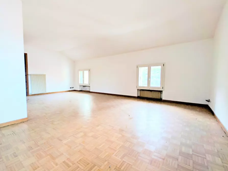 Immagine 2 di Appartamento in vendita  in Thiene Via Corso Garibaldi 36 a Thiene