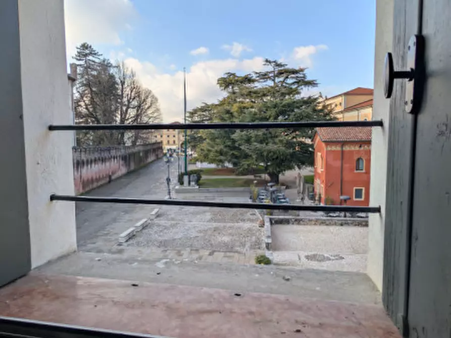 Immagine 9 di Appartamento in vendita  in Thiene Via Corso Garibaldi 36 a Thiene