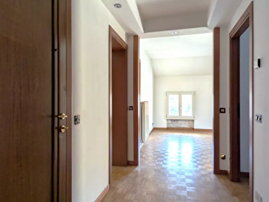 Immagine 14 di Appartamento in vendita  in Thiene Via Corso Garibaldi 36 a Thiene