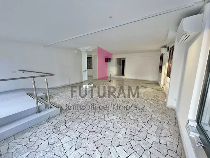 Immagine 2 di Negozio in affitto  in Via Divisione Julia 3 a Montegalda