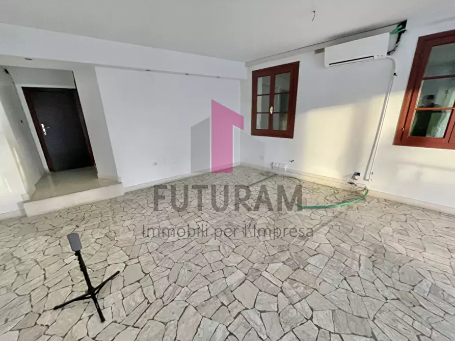 Immagine 9 di Negozio in affitto  in Via Divisione Julia 3 a Montegalda