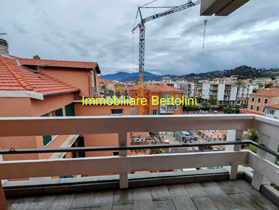 Immagine 11 di Appartamento in vendita  in Via Della Libertà a Bordighera