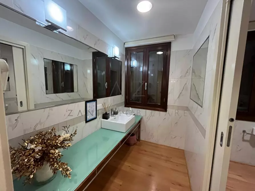 Immagine 9 di Attività commerciale in vendita  in Via Pasubio a Rosà